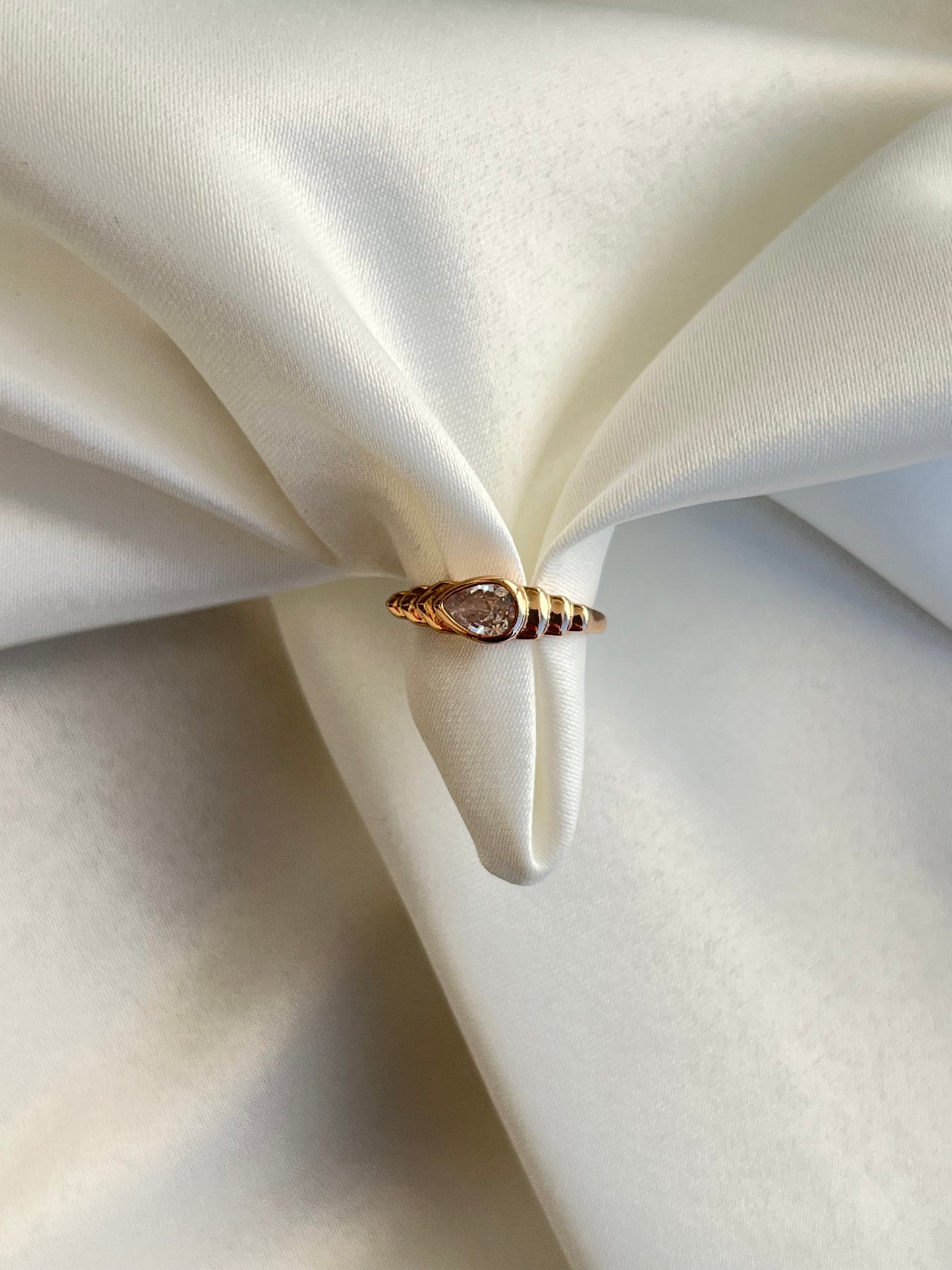 Damla Yüzük (rose)